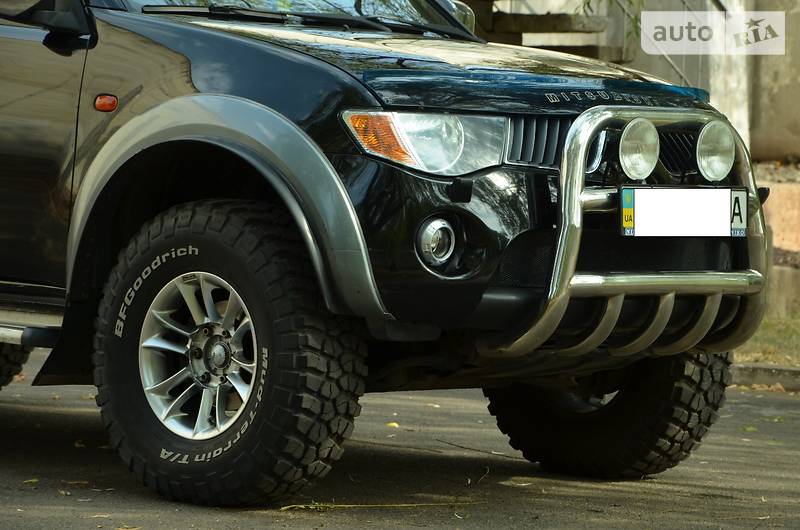 Внедорожник / Кроссовер Mitsubishi L 200 2008 в Кривом Роге