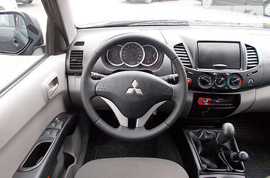 Пикап Mitsubishi L 200 2013 в Киеве