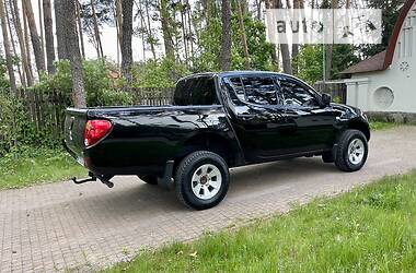 Внедорожник / Кроссовер Mitsubishi L 200 2013 в Киеве