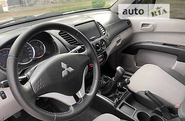 Позашляховик / Кросовер Mitsubishi L 200 2013 в 