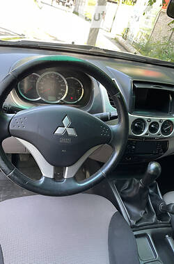 Пікап Mitsubishi L 200 2011 в Дніпрі