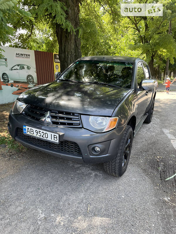 Пікап Mitsubishi L 200 2011 в Дніпрі