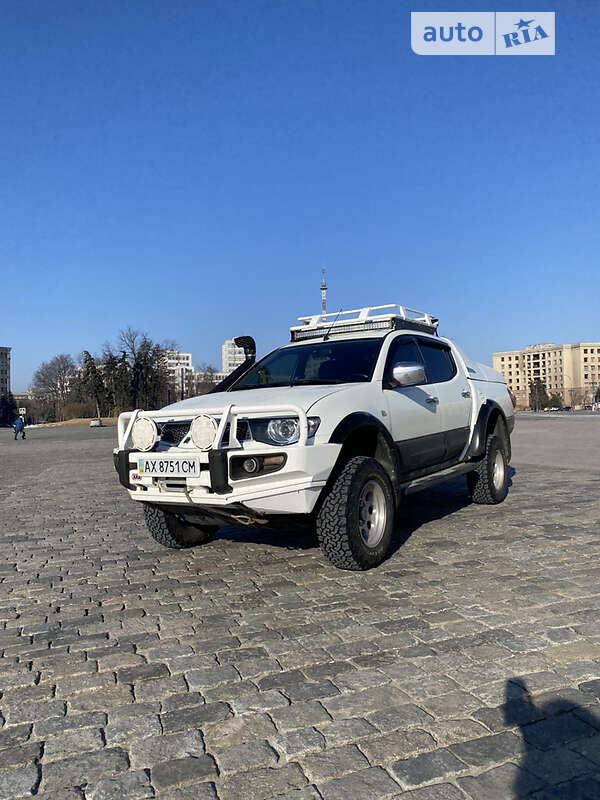 Пикап Mitsubishi L 200 2011 в Харькове