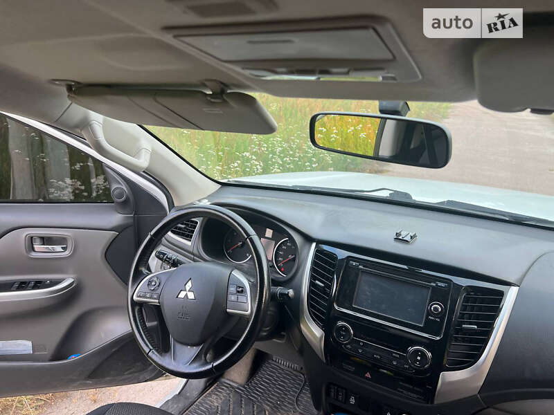 Пікап Mitsubishi L 200 2016 в Житомирі фото 4 Пікап Mitsubishi L 200 2016 в Житомирі