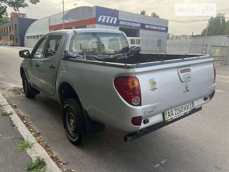 Пикап Mitsubishi L 200 2013 в Киеве