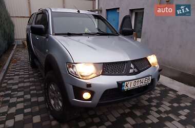 Пікап Mitsubishi L 200 2011 в Дніпрі