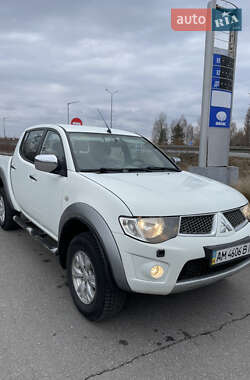 Пікап Mitsubishi L 200 2012 в Звягелі