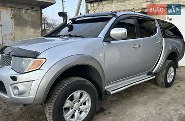 Пікап Mitsubishi L 200 2011 в Чернівцях