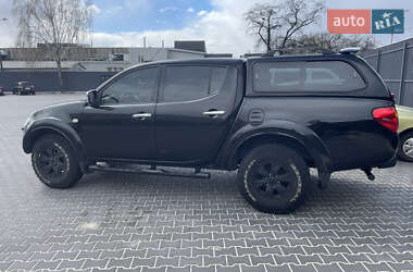 Пікап Mitsubishi L 200 2011 в 