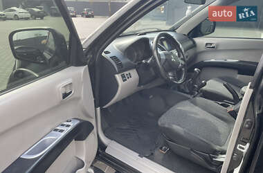 Пікап Mitsubishi L 200 2011 в 