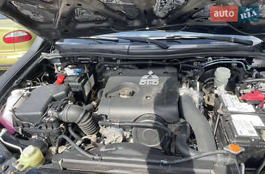 Пікап Mitsubishi L 200 2011 в 