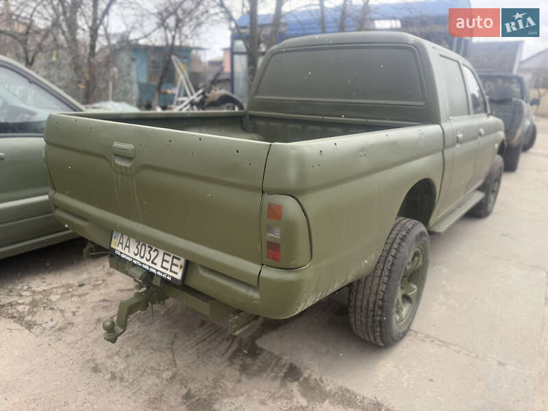 Пикап Mitsubishi L 200 2006 в Киеве