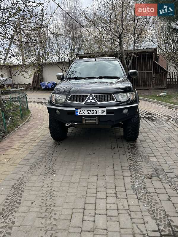 Пикап Mitsubishi L 200 2011 в Харькове фото 2 Пикап Mitsubishi L 200 2011 в Харькове