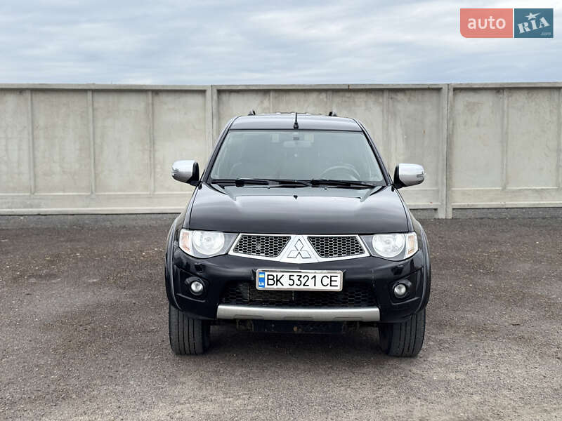 Пикап Mitsubishi L 200 2013 в Сарнах