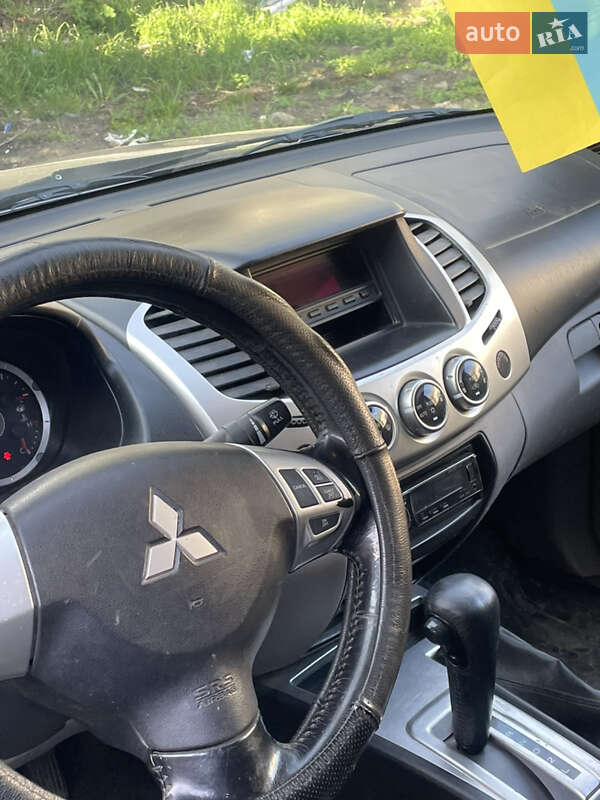 Пикап Mitsubishi L 200 2010 в Первомайске