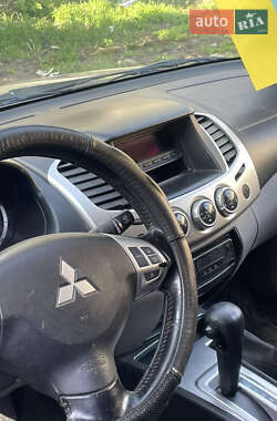 Пикап Mitsubishi L 200 2010 в 