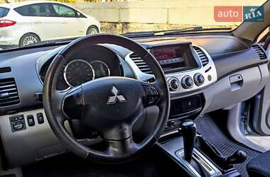 Пикап Mitsubishi L 200 2011 в 