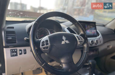 Пікап Mitsubishi L 200 2012 в 