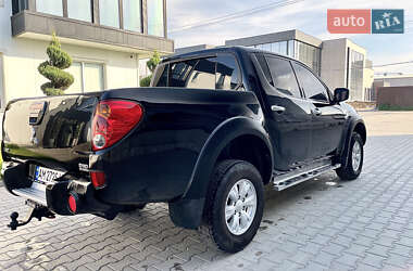 Пікап Mitsubishi L 200 2012 в 