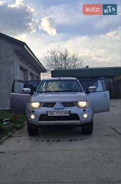 Пікап Mitsubishi L 200 2012 в Теофіполі