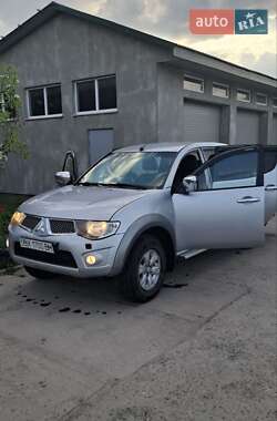 Пикап Mitsubishi L 200 2012 в 