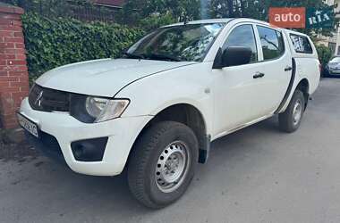 Пикап Mitsubishi L 200 2012 в 