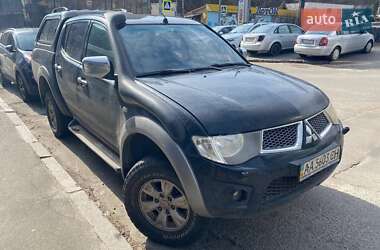 Пикап Mitsubishi L 200 2010 в Киеве