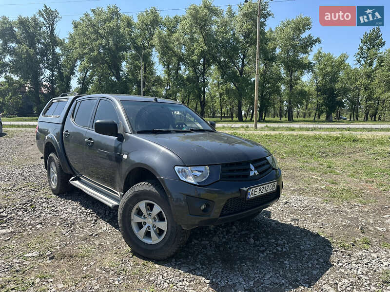 Mitsubishi L 200 2013