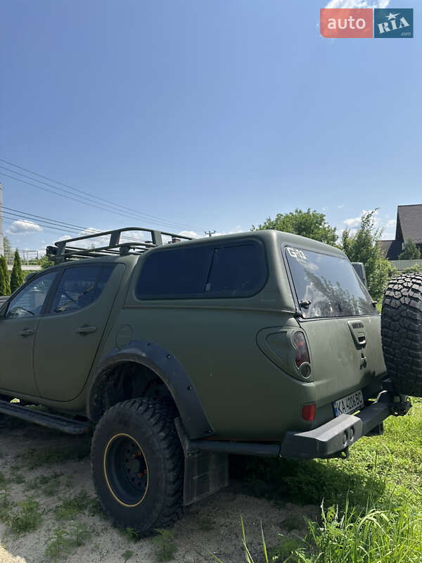 Пикап Mitsubishi L 200 2012 в Киеве