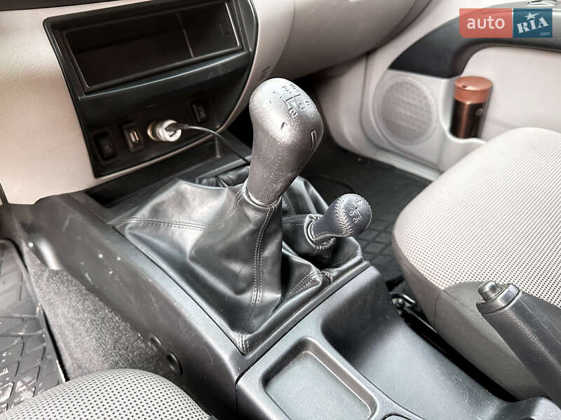 Пикап Mitsubishi L 200 2013 в Киеве