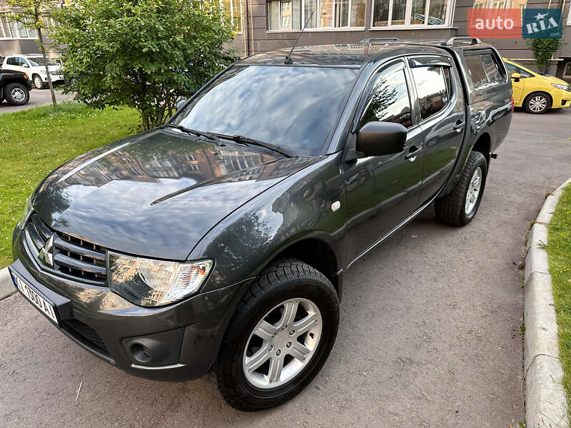 Пикап Mitsubishi L 200 2013 в Киеве