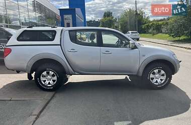 Пикап Mitsubishi L 200 2012 в 