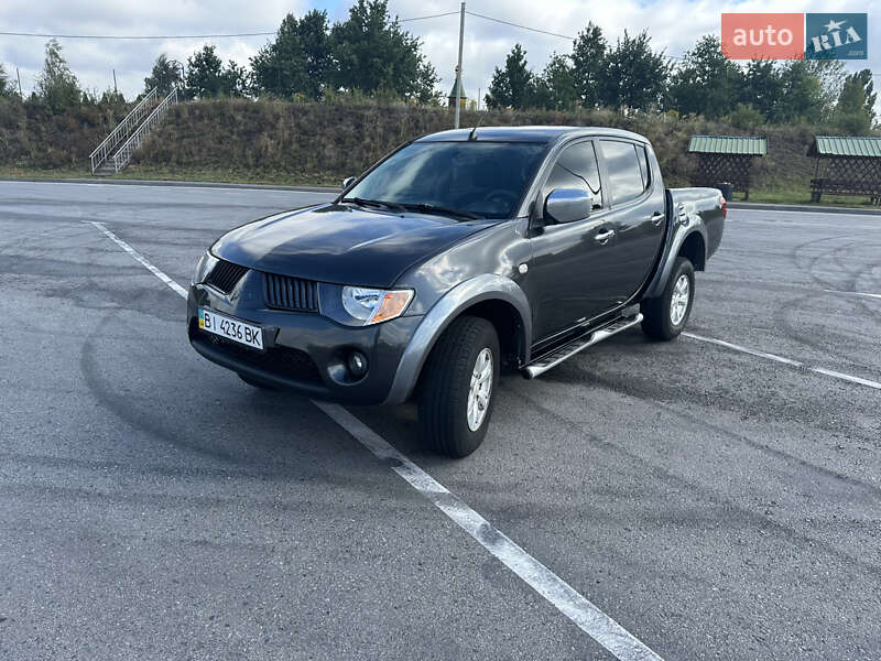 Mitsubishi L 200 2011 Mitsubishi L 200 2011