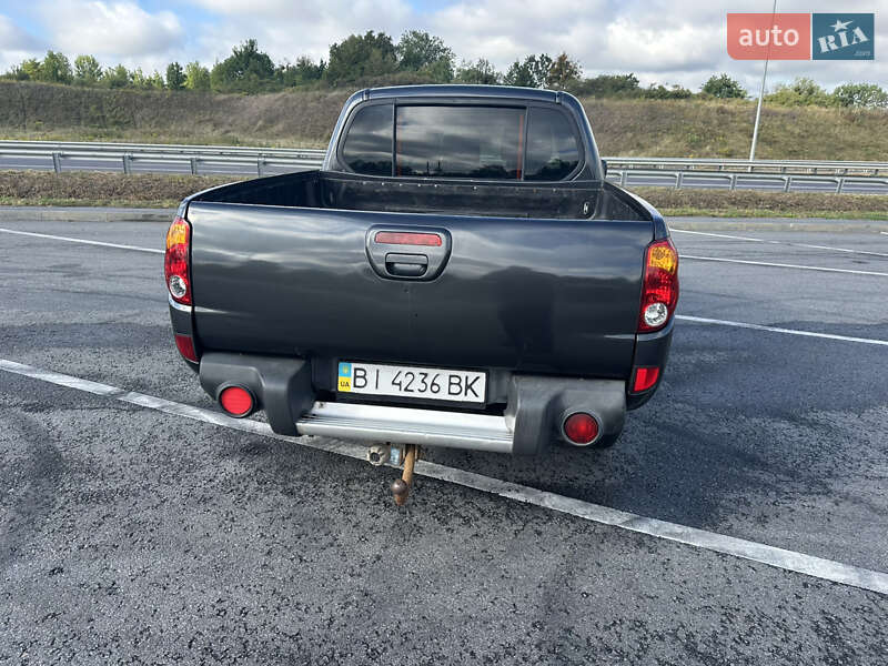 Пикап Mitsubishi L 200 2011 в Полтаве
