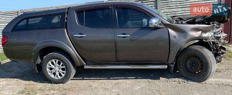 Пикап Mitsubishi L 200 2013 в 