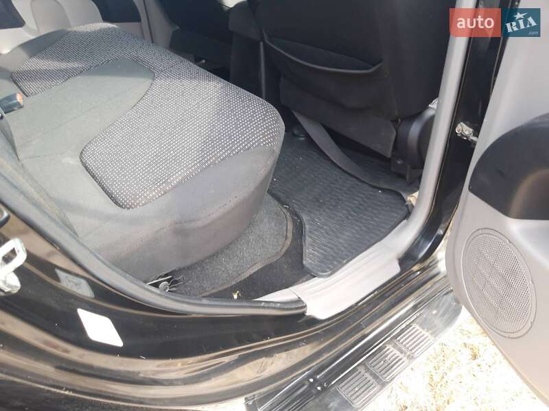Пикап Mitsubishi L 200 2011 в Сарате