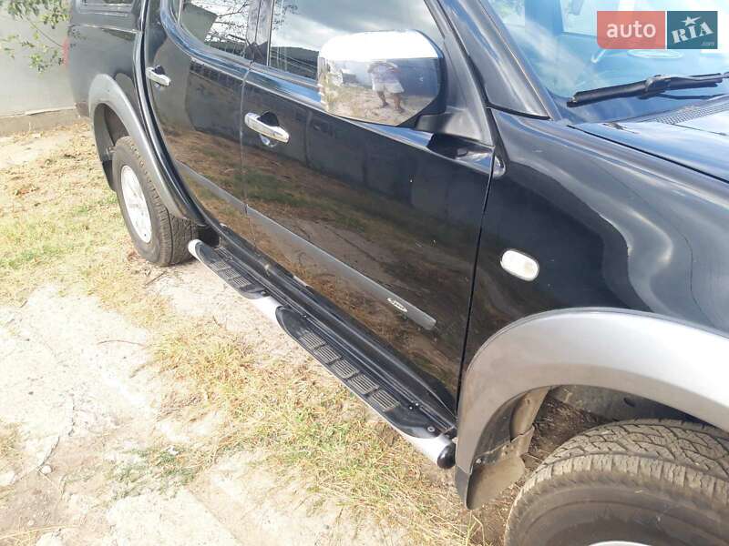 Пикап Mitsubishi L 200 2011 в Сарате