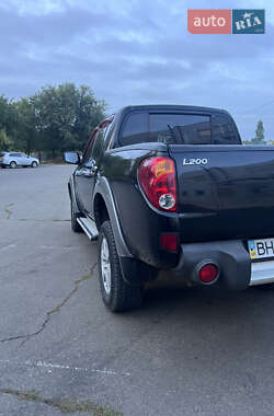 Пикап Mitsubishi L 200 2009 в 