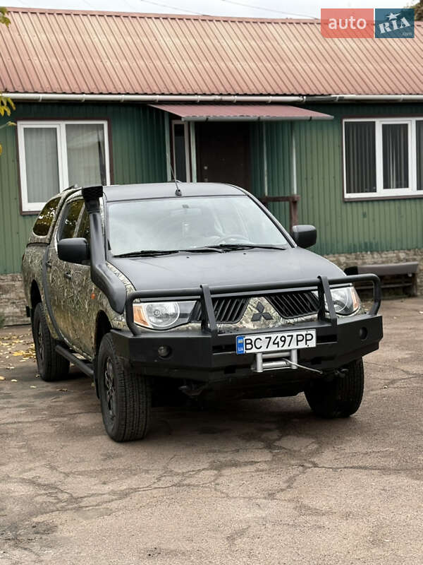 Пикап Mitsubishi L 200 2008 в Житомире фото 2 Пикап Mitsubishi L 200 2008 в Житомире