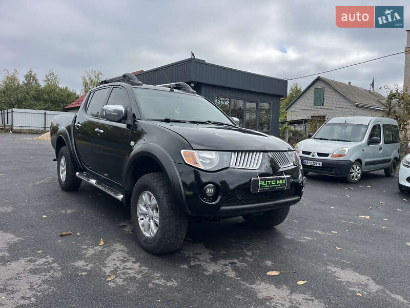 Mitsubishi L 200 2011 Mitsubishi L 200 2011