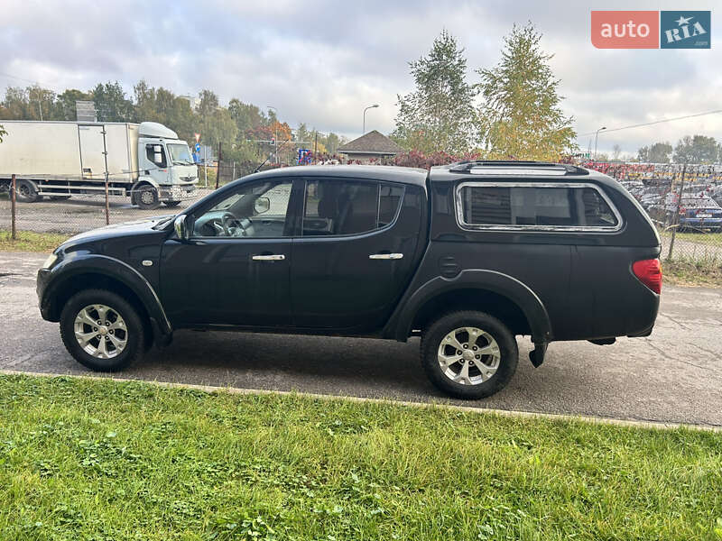 Пикап Mitsubishi L 200 2011 в Киеве