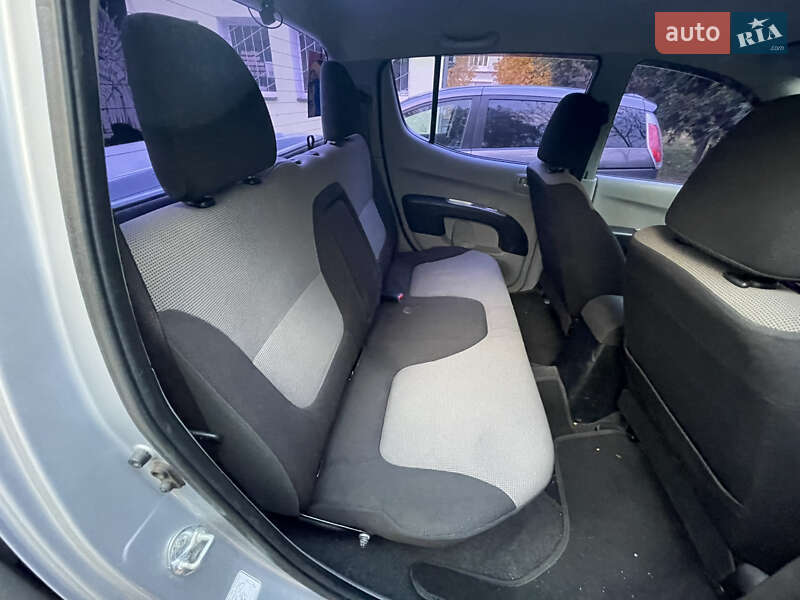 Пикап Mitsubishi L 200 2011 в Шептицькому