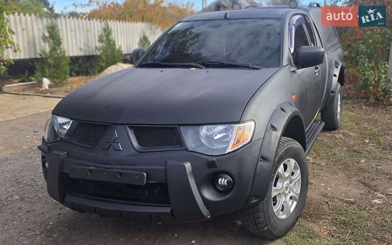 Mitsubishi L 200 2006