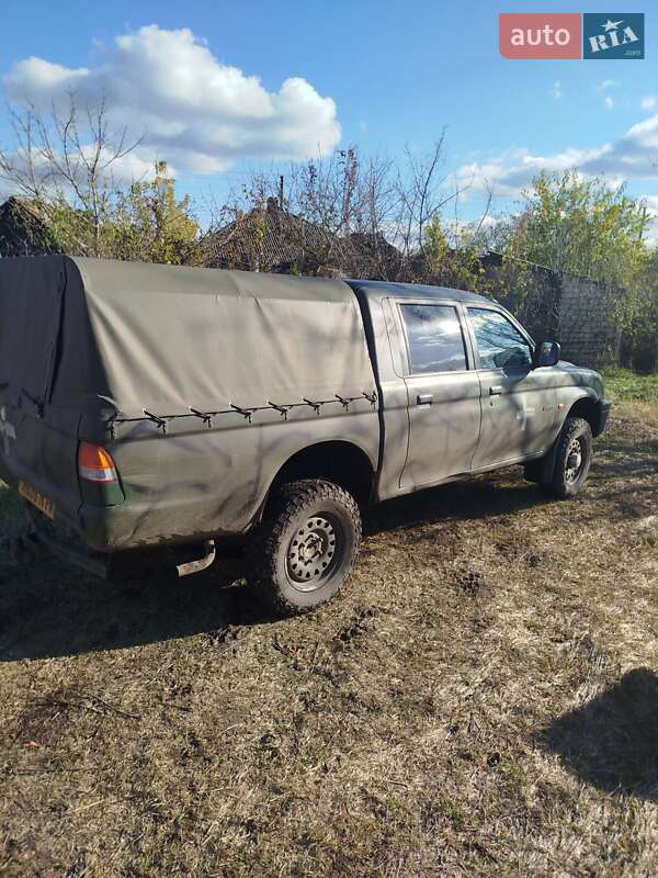 Пикап Mitsubishi L 200 2000 в Изюме фото Пикап Mitsubishi L 200 2000 в Изюме