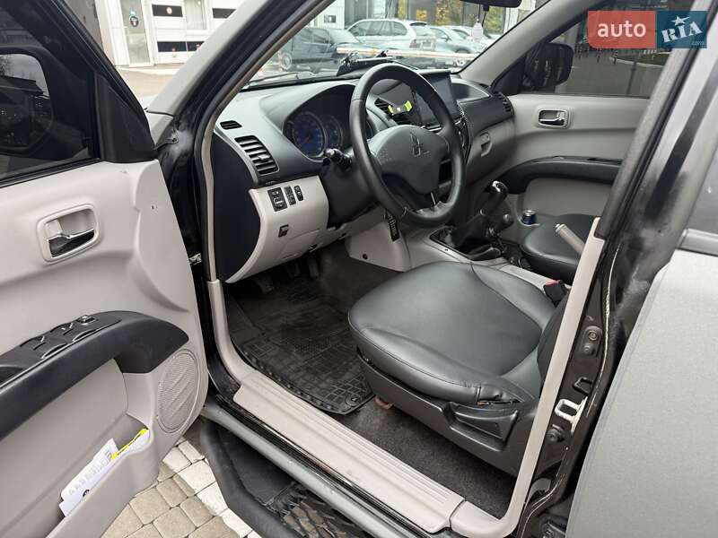 Пикап Mitsubishi L 200 2007 в Киеве фото 12 Пикап Mitsubishi L 200 2007 в Киеве