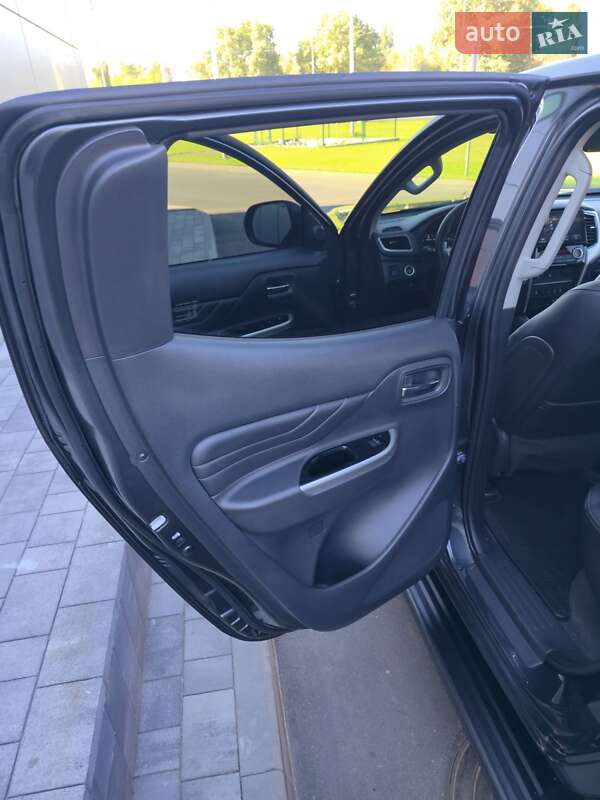 Пікап Mitsubishi L 200 2024 в Олександрії фото 30 Пікап Mitsubishi L 200 2024 в Олександрії