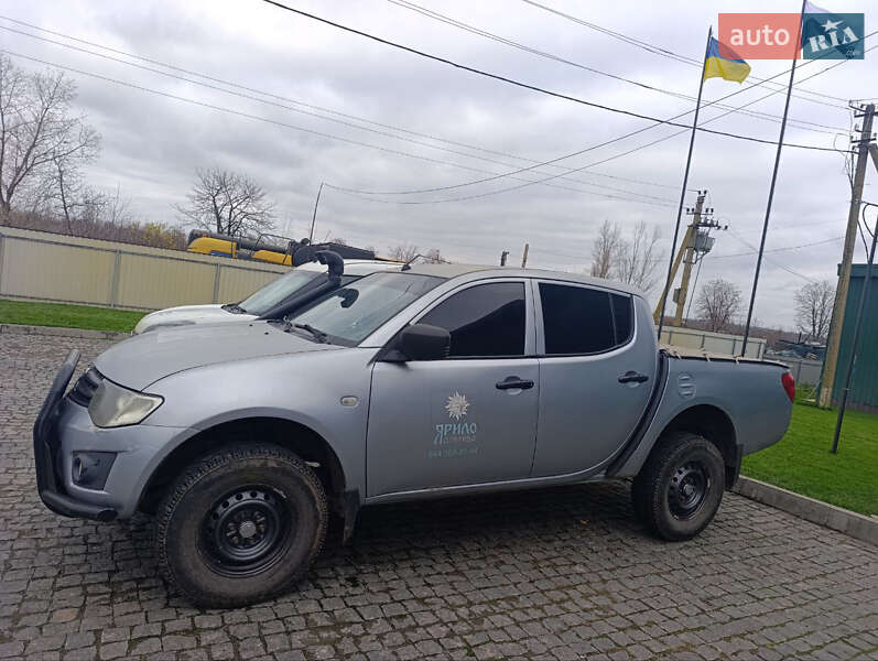 Mitsubishi L 200 2013 Mitsubishi L 200 2013