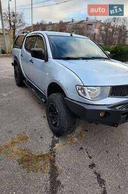 Пикап Mitsubishi L 200 2011 в Харькове