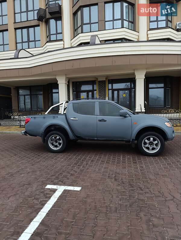 Пікап Mitsubishi L 200 2007 в Києві