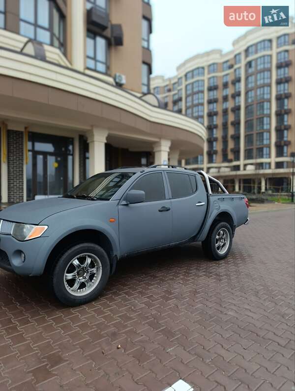 Пікап Mitsubishi L 200 2007 в Києві